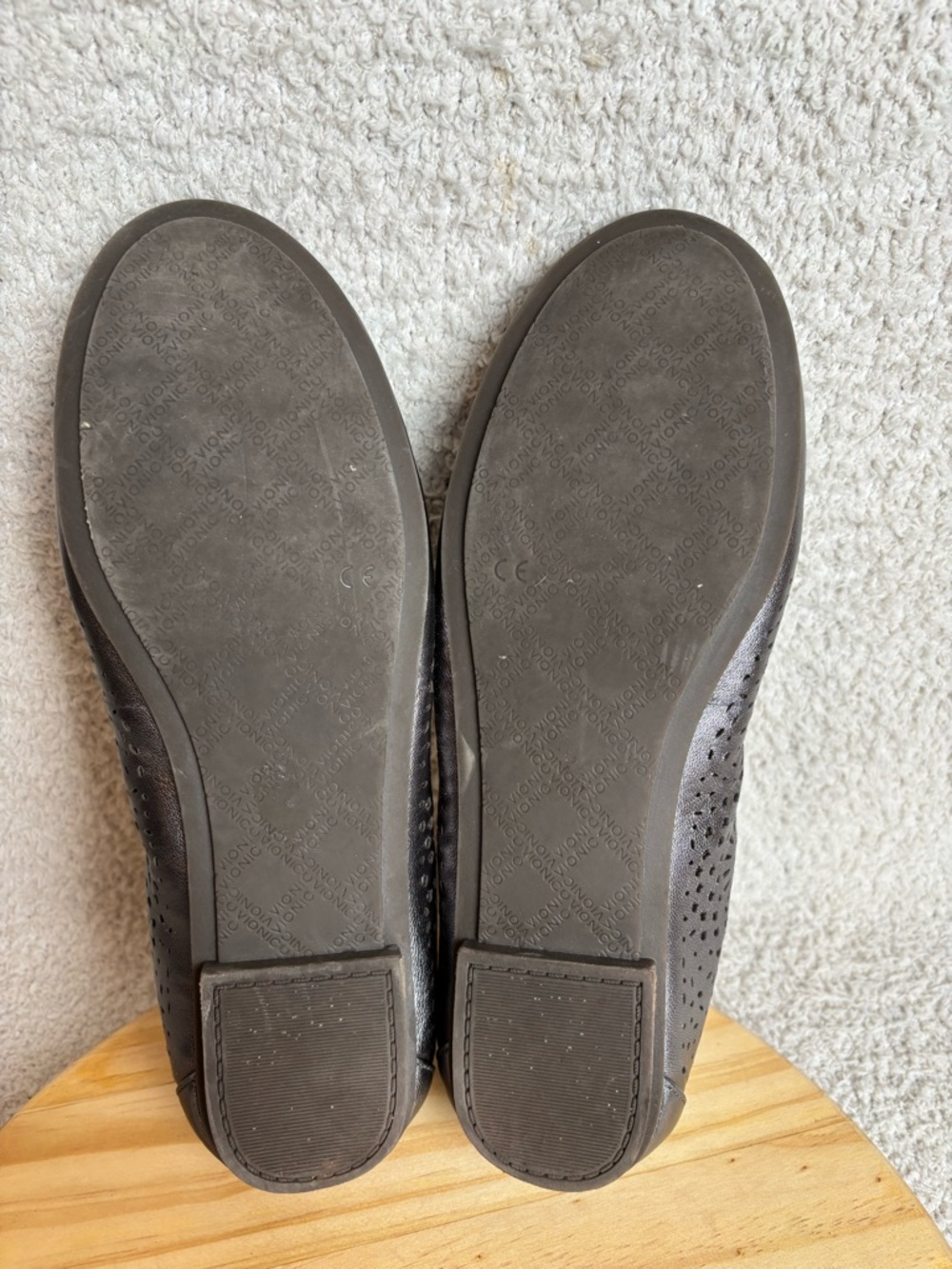Vionic Shoes Womens 8.5 Robyn Ballet Flats Perforated Pewter Metallic Leather - Picture 10 of 11